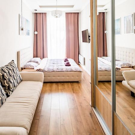 Квартира В Центрі З Дизайнерським Ремонтом Lviv Ngoại thất bức ảnh