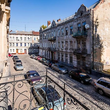 Квартира В Центрі З Дизайнерським Ремонтом Lviv Ngoại thất bức ảnh