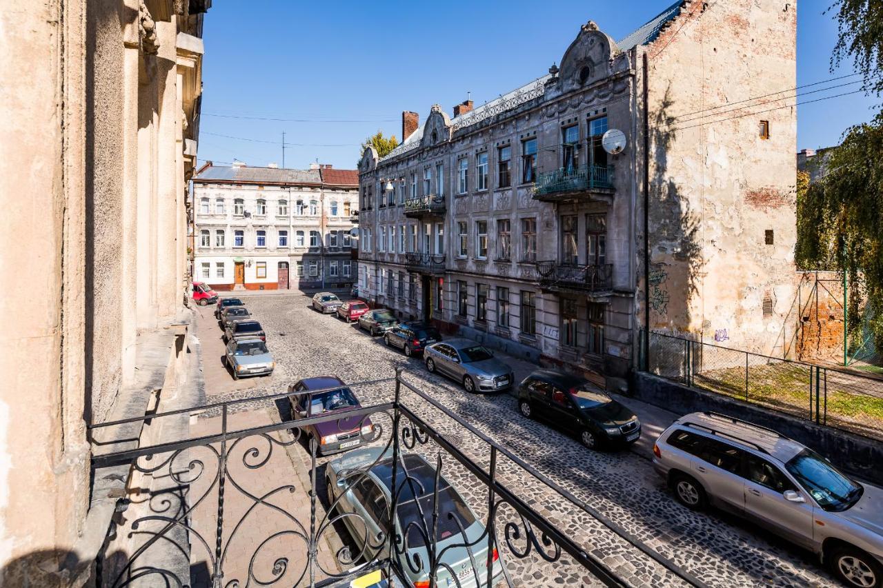 Квартира В Центрі З Дизайнерським Ремонтом Lviv Ngoại thất bức ảnh